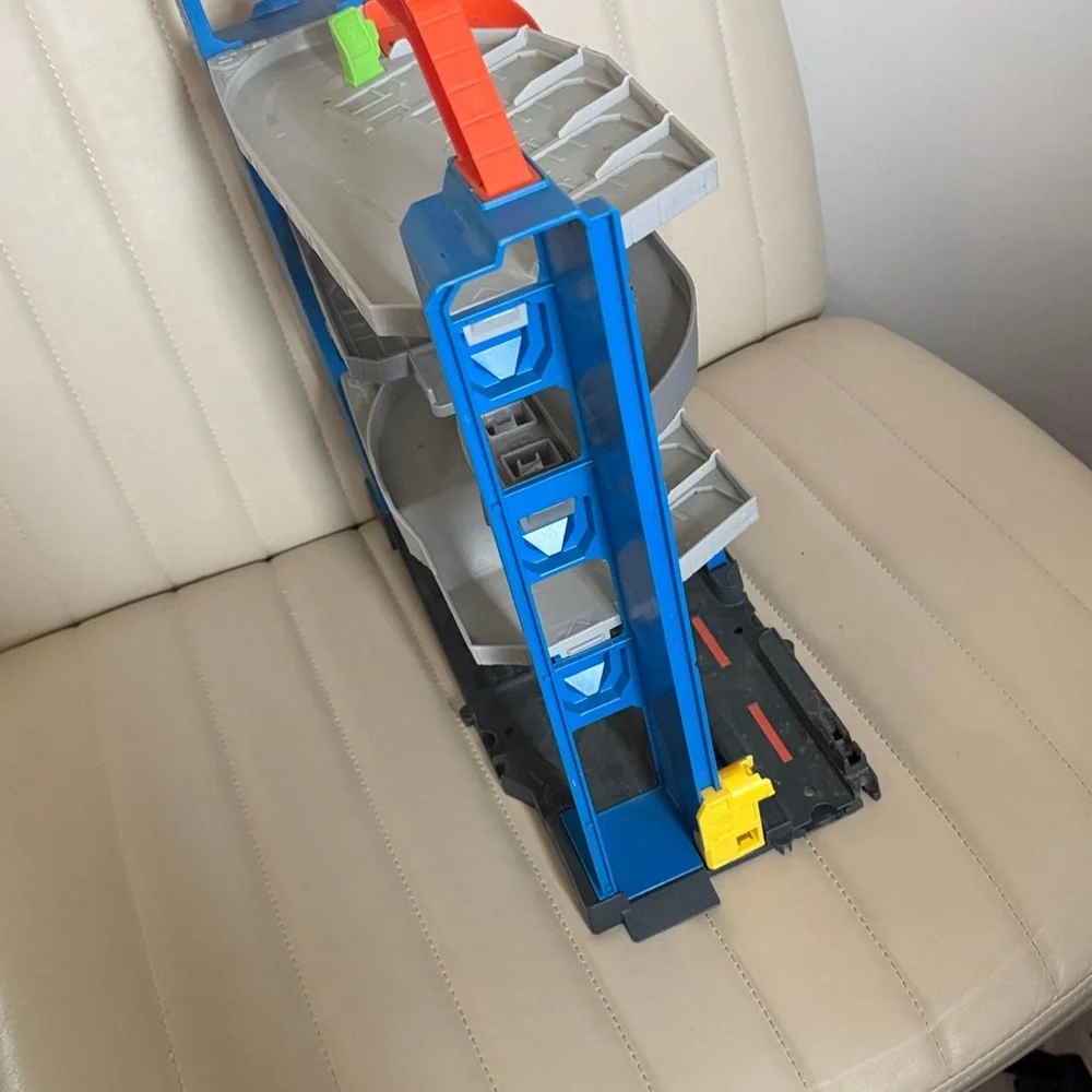 Stunt Garage Playset - Blue/Gray/Orange Hot Wheels as is